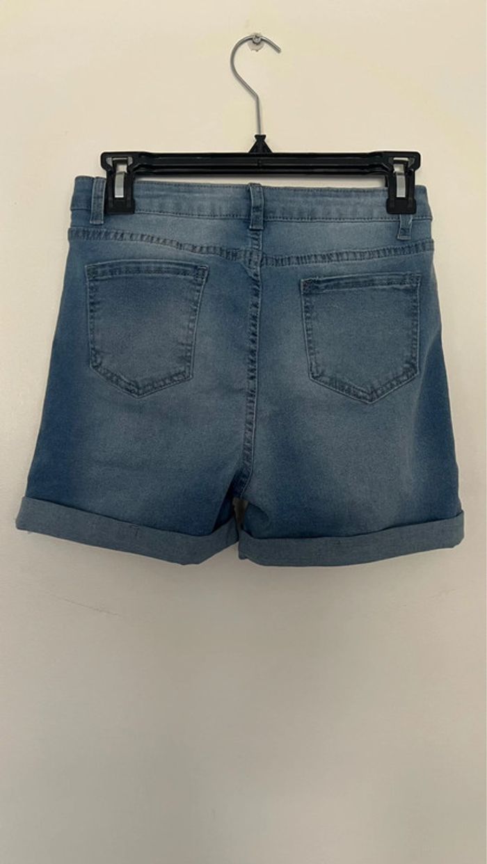 Short en jean en parfait état taille M . 85% coton - photo numéro 5