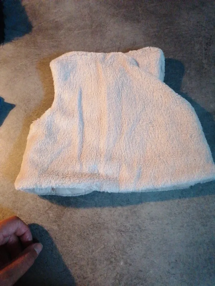 Gilet sans manches 12 mois fille - photo numéro 2