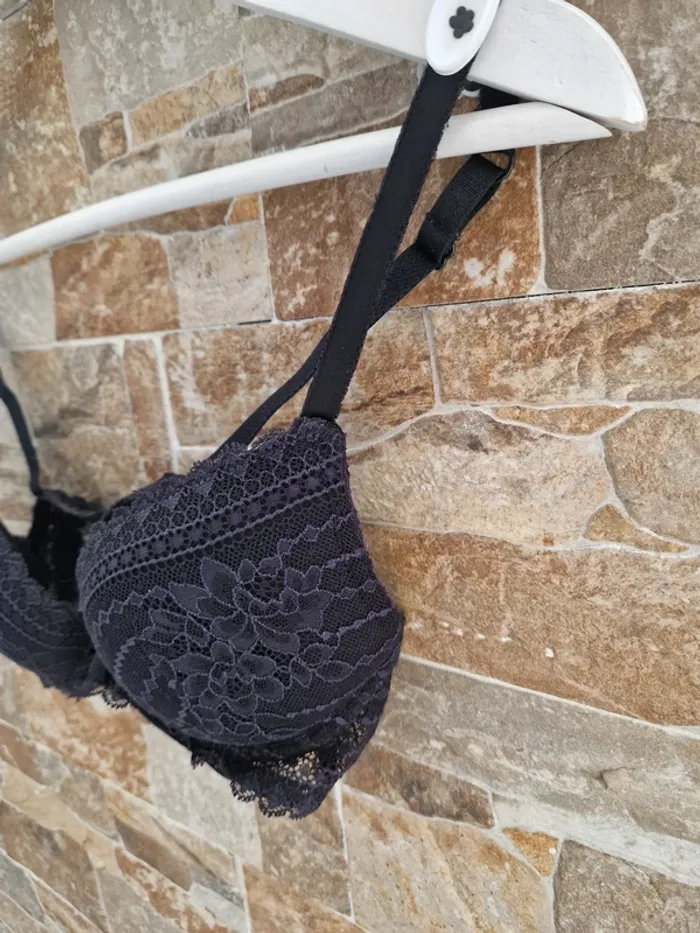 1 soutien-gorge noir taille 85 B marque ETAM - photo numéro 2