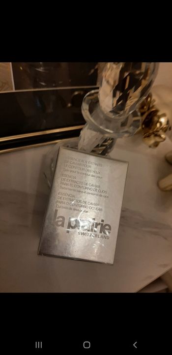 Contour des yeux gamme de luxe à basse du caviar