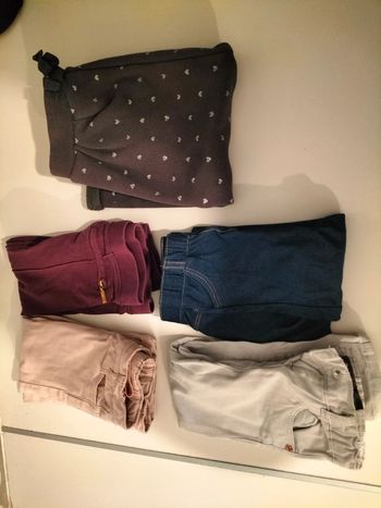 Lot 5 pantalons 18 mois.