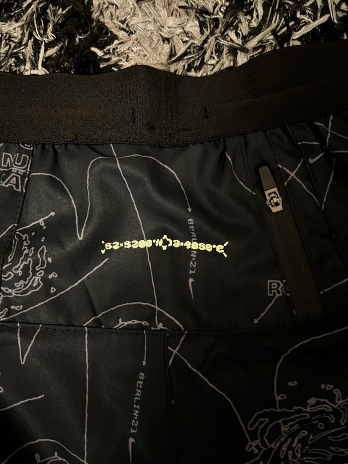 Pull Nike running Berlin - photo numéro 6