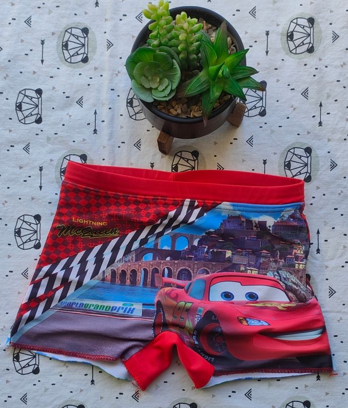 Maillot de bain Cars taille 6 ans