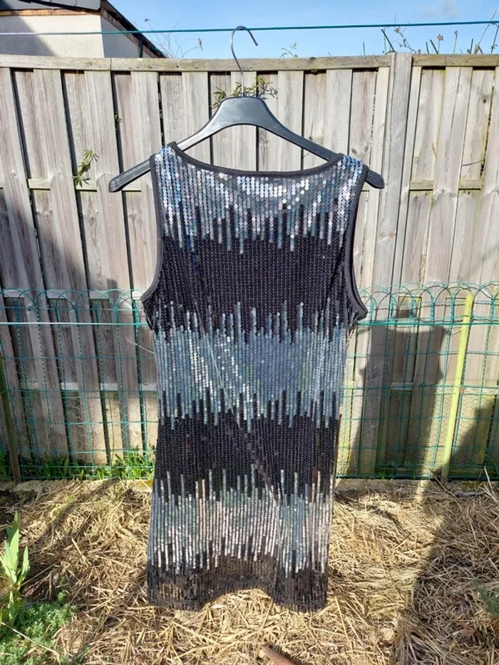 Robe à sequins - photo numéro 2