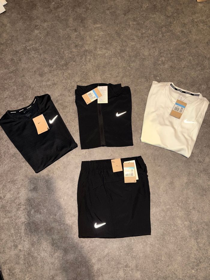 Ensemble running : veste, pantalon, 2 t-shirt - photo numéro 3