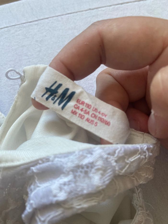 Robe dentelle taille 4-5 ans - photo numéro 7
