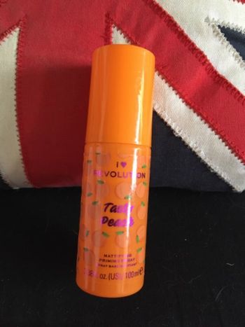 Brume fixatrice & matifiant à la pêche Makeup Revolution neuve