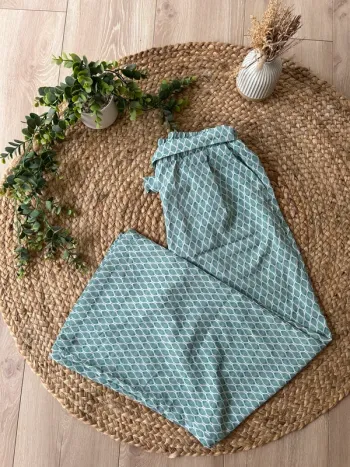 Pantalon léger vert d’eau taille M/L
