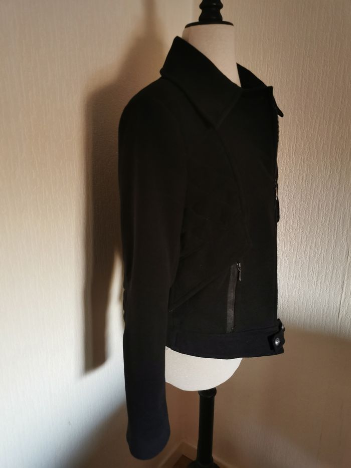 Veste noire coupe perfecto 2026 - photo numéro 6