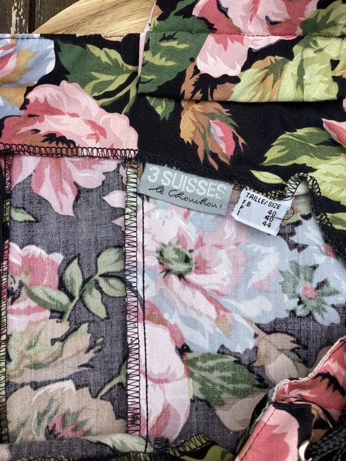 Robe fleurie noire à décolleté lacé – Taille 40 – Excellent état - photo numéro 7