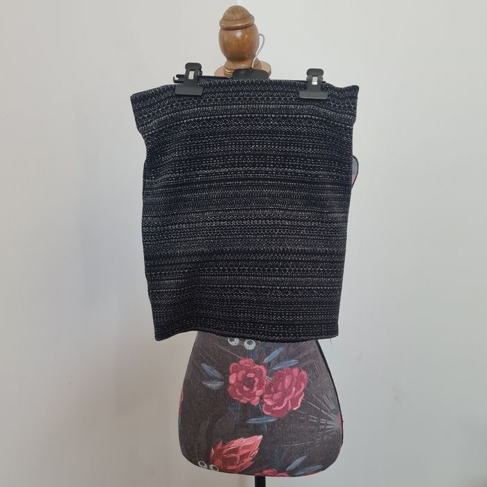 Petite jupe noire pailletée