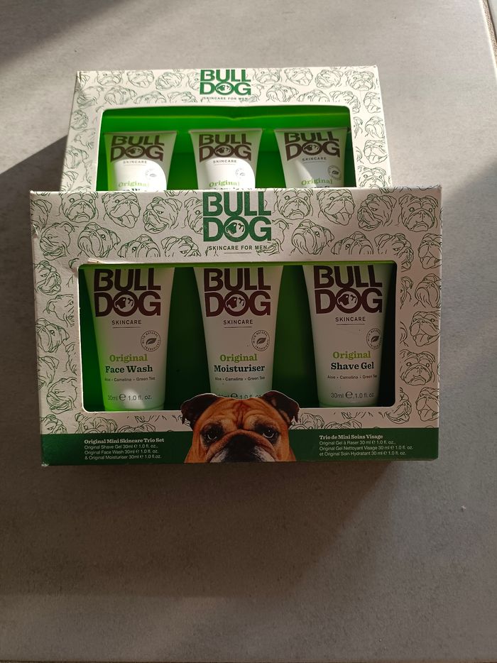 Lot de 2 coffrets soins pour le visage homme "Bull Dog"