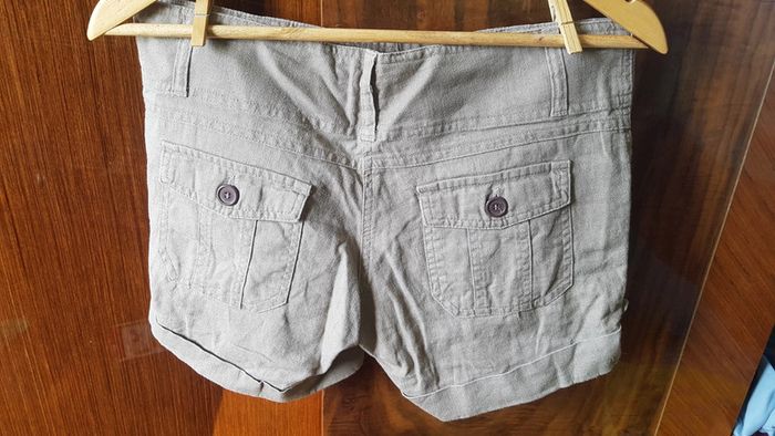 Short kaki - photo numéro 3