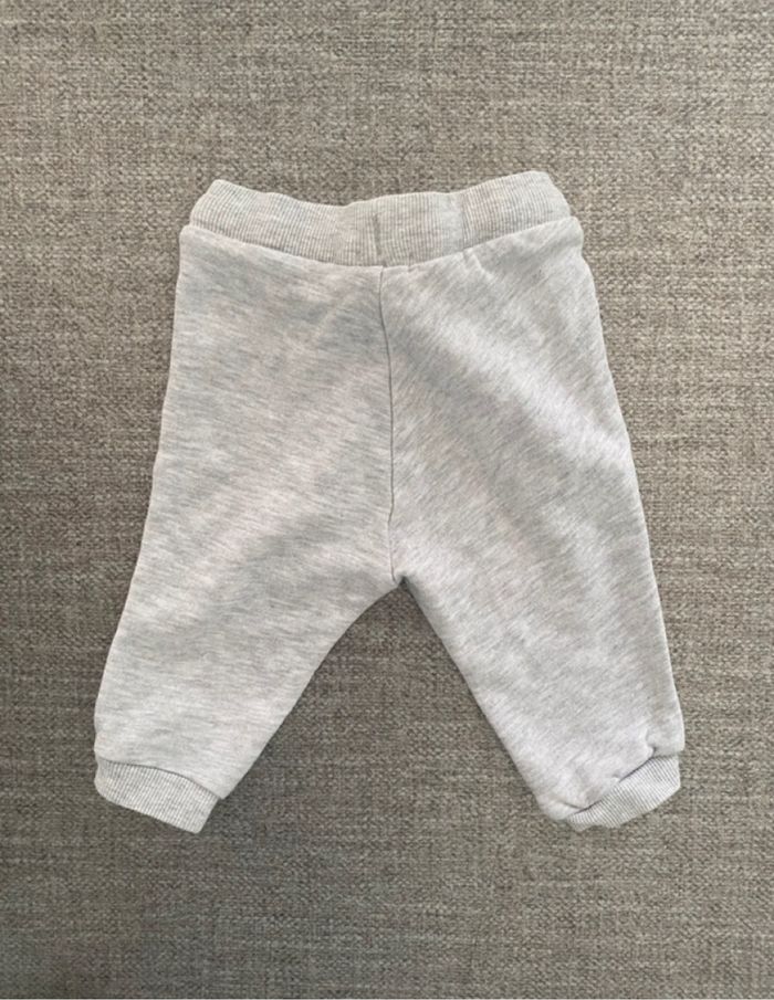 Pantalon kiabi garçon taille 6 mois - photo numéro 2