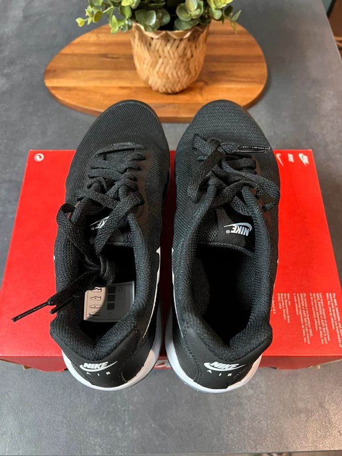 Basket Nike homme taille 38.5 - photo numéro 6