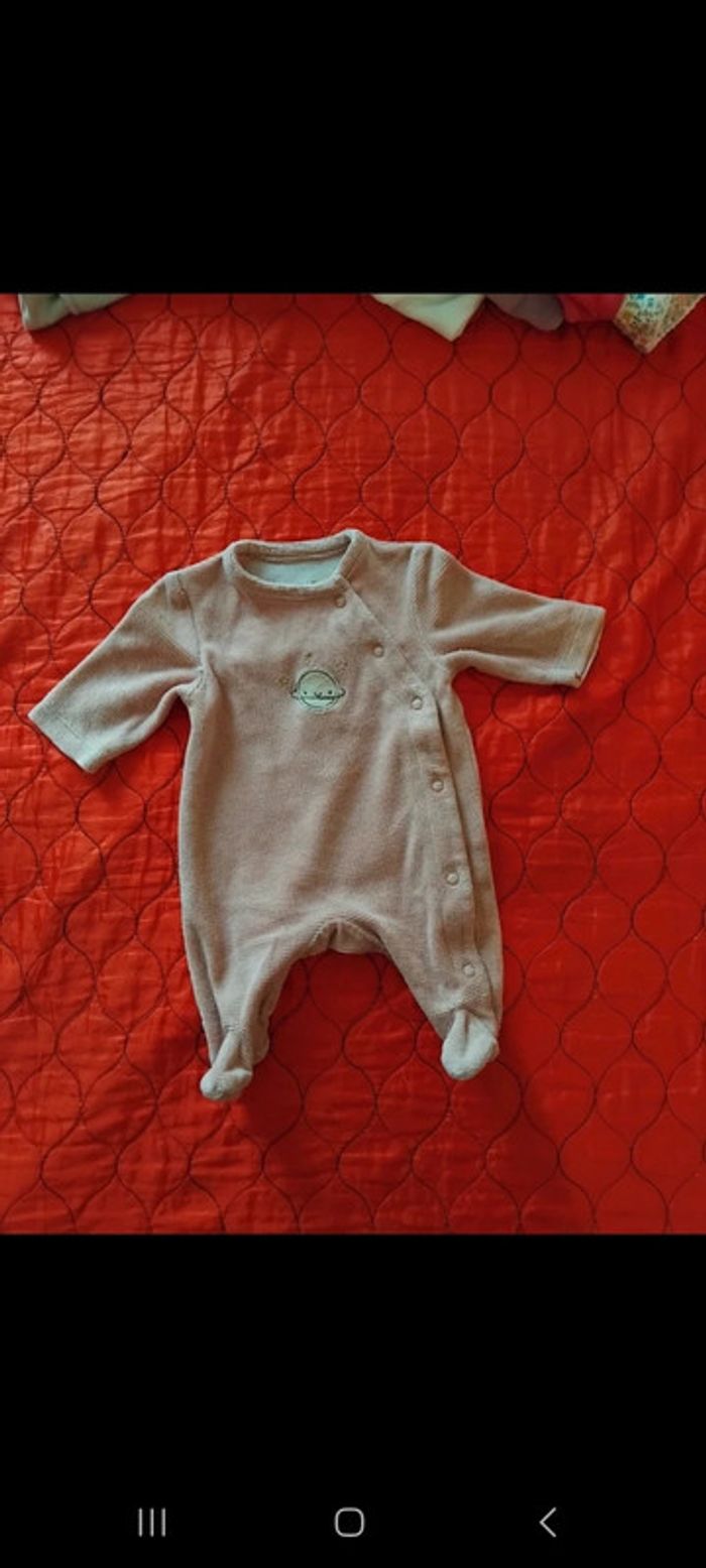 Pyjamas 0/1mois - photo numéro 4