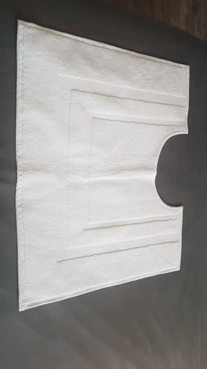 Tapis de bain blanc neuf