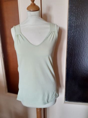 Tee shirt sans manche taille 38/40