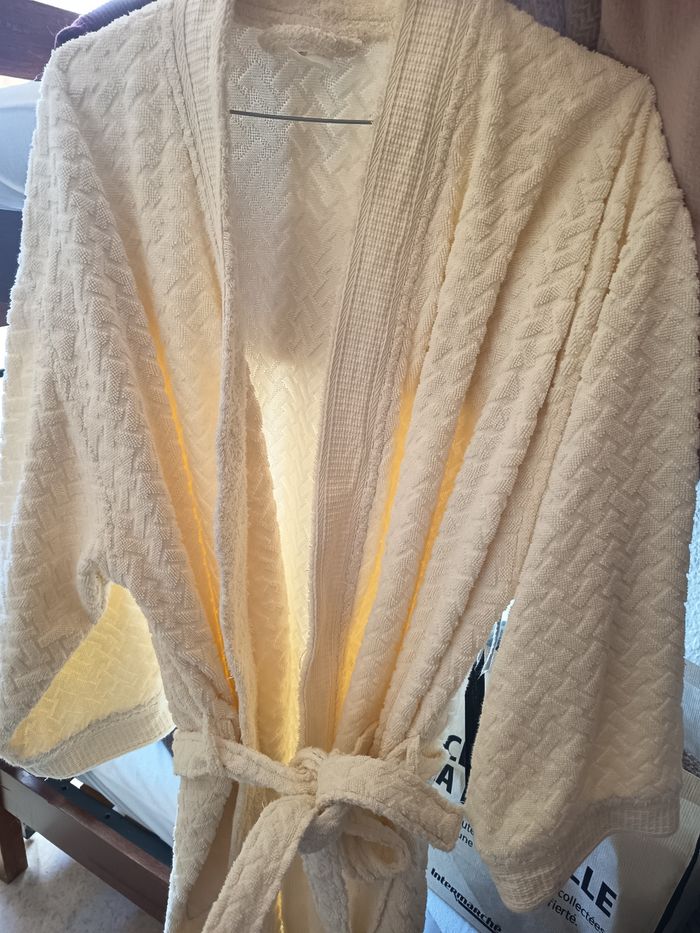 Peignoir beige en bon état