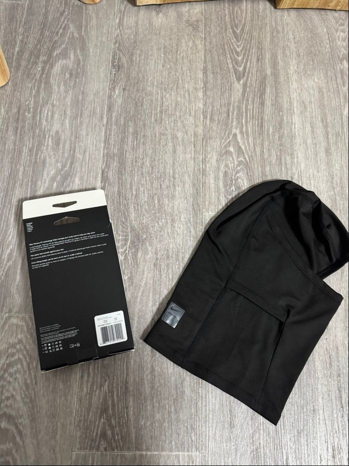 Cagoule noir qui tiens chaud