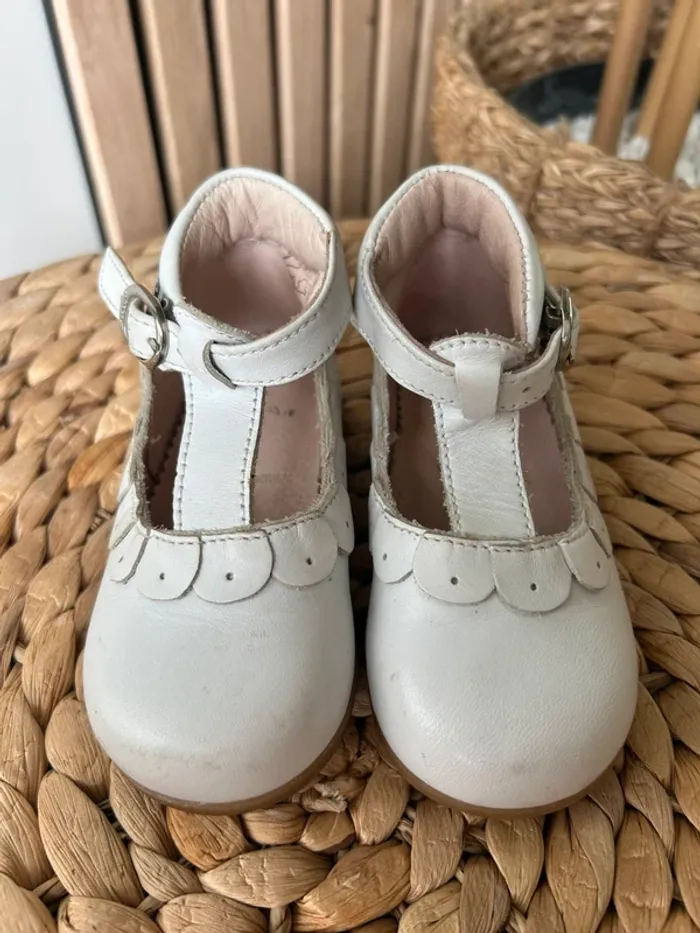 Salomés blanches Jacadi taille 21 - photo numéro 2