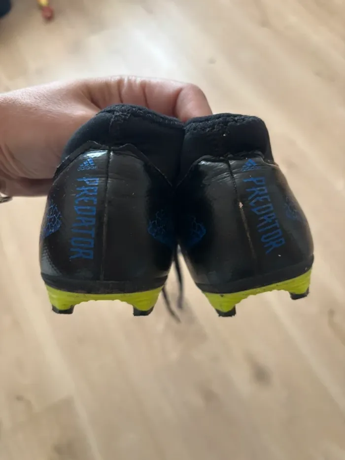 Chaussures de foot Adidas Predator - photo numéro 6