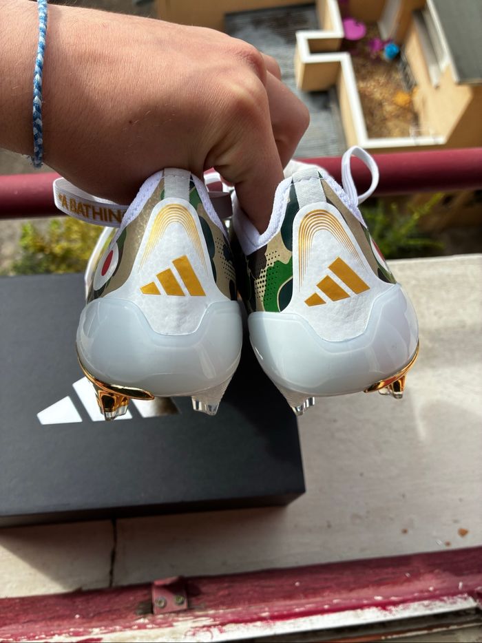 Crampons Adidas x Bape Predator - Taille 44 - Neufs - photo numéro 3