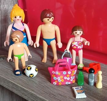 Famille plage playmobil