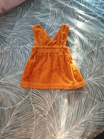 Robe velours moutard 🎀 1 mois