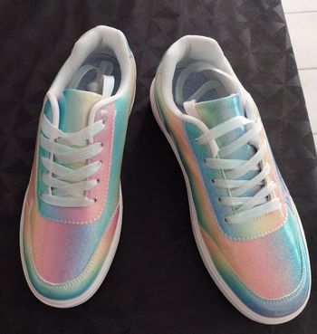 Baskets arc en ciel