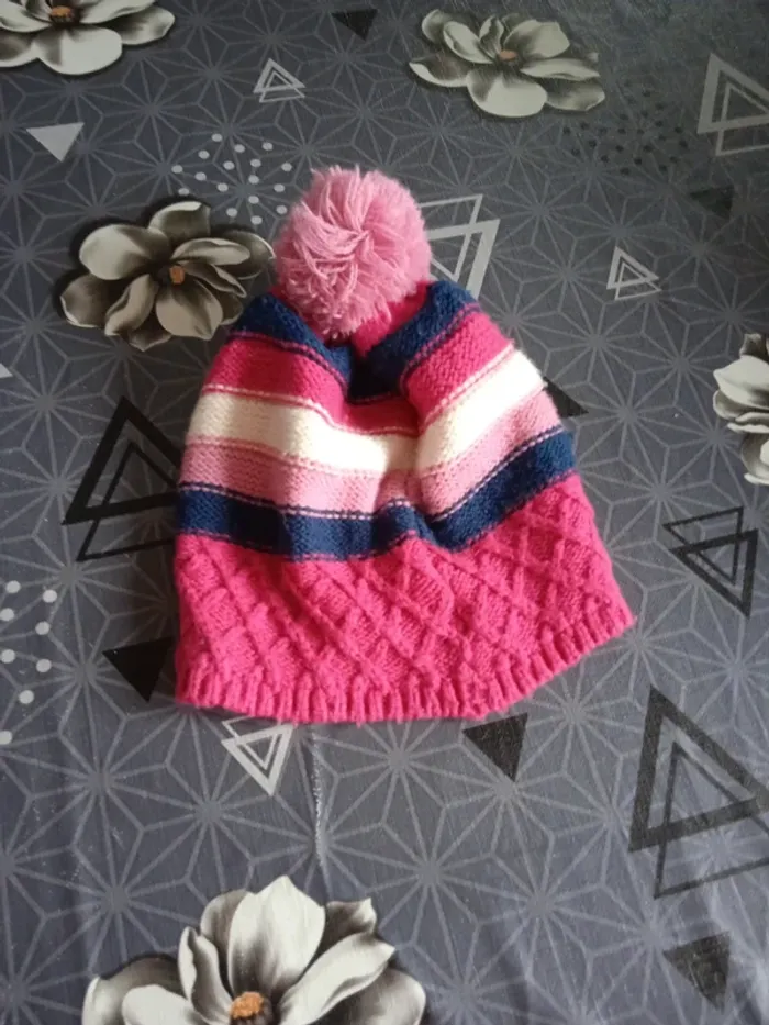 Bonnet Hello Kitty 1/2 ans - photo numéro 2