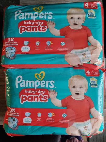 Lot deux paquets de couches