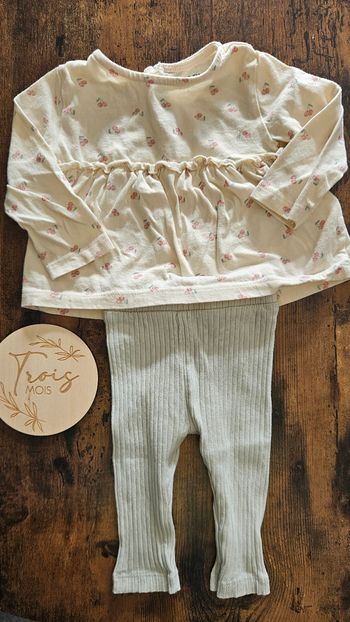 Ensemble tee-shirt et pantalon bébé fille