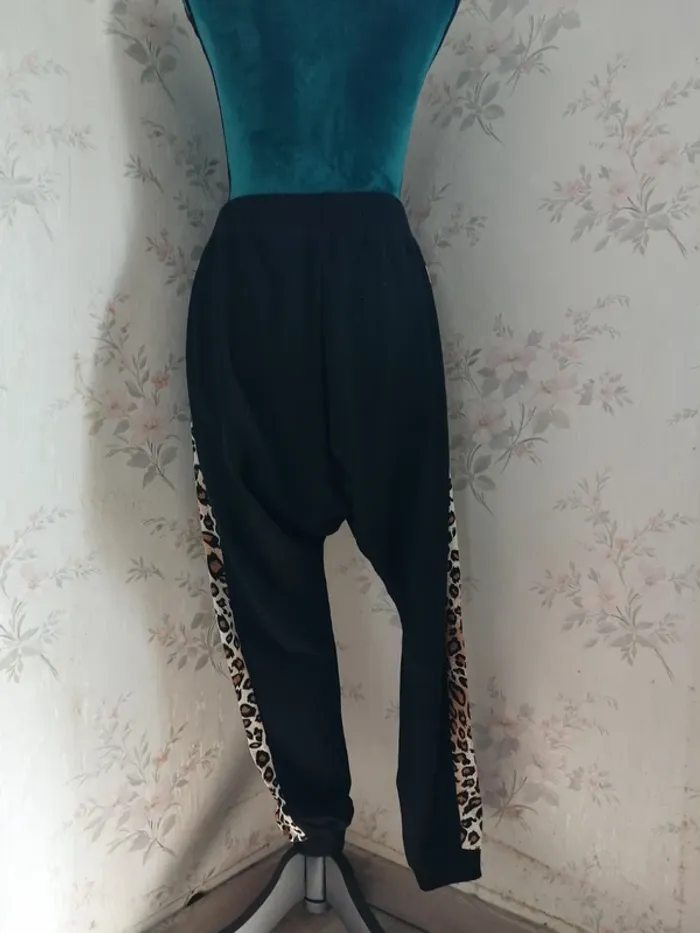 Pantalon noir coupe sarouel à motifs léopard noir marron et beige / noemie & co / (S-M) - photo numéro 6