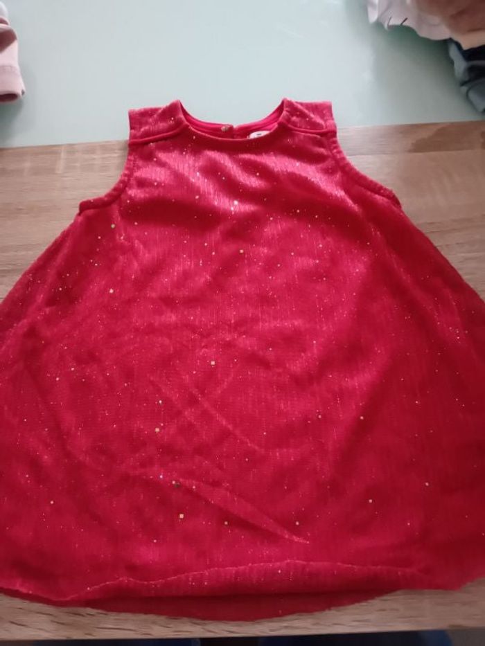 Robe rouge en paillettes