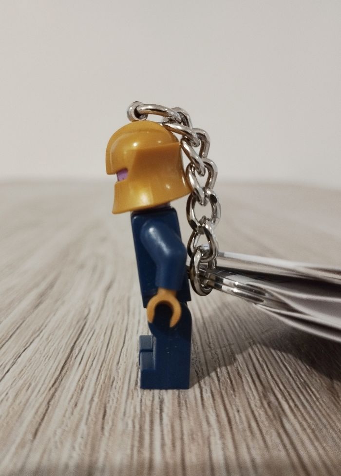 LEGO 854078 porte-clé Avengers Thanos - photo numéro 3