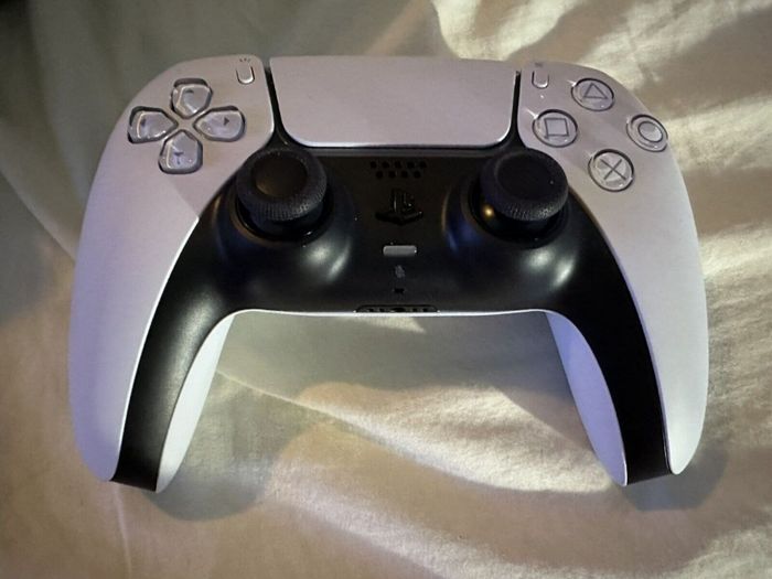 PlayStation 5 Pro 2 To de stockage - Neuf - photo numéro 6