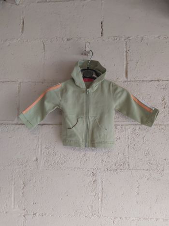Sweat à capuche Tissaia Taille 12 mois très bon état