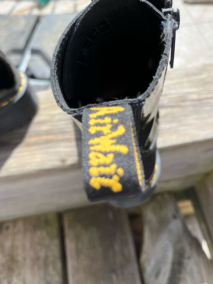 Chaussure Dr. Martens plate forme noir verni - photo numéro 6