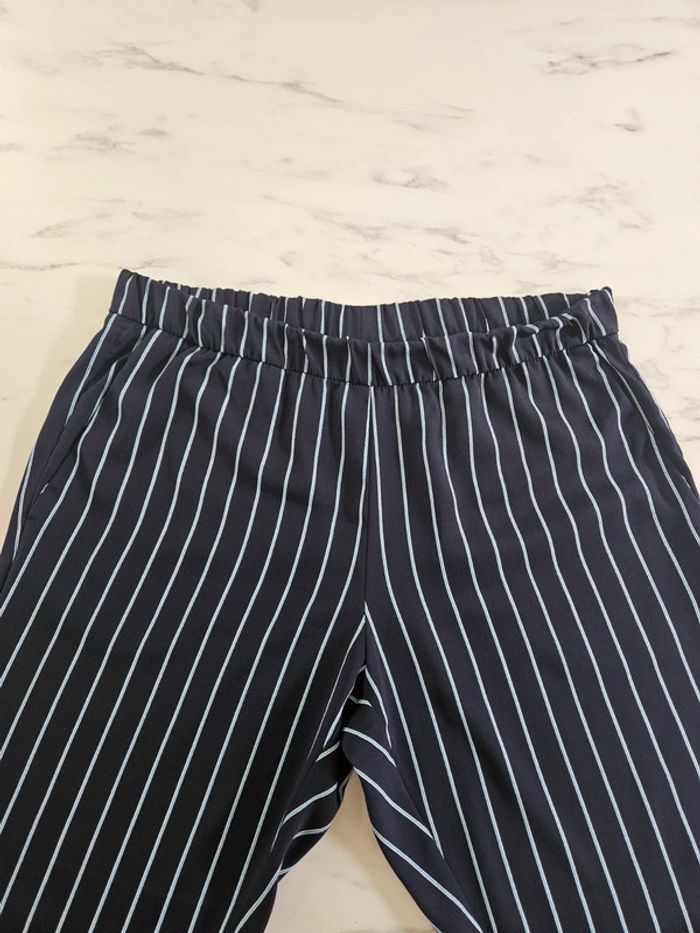 H&M pantalon à lignes taille 44
