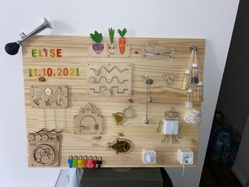 Busy board  / Planches d’activités Montessori