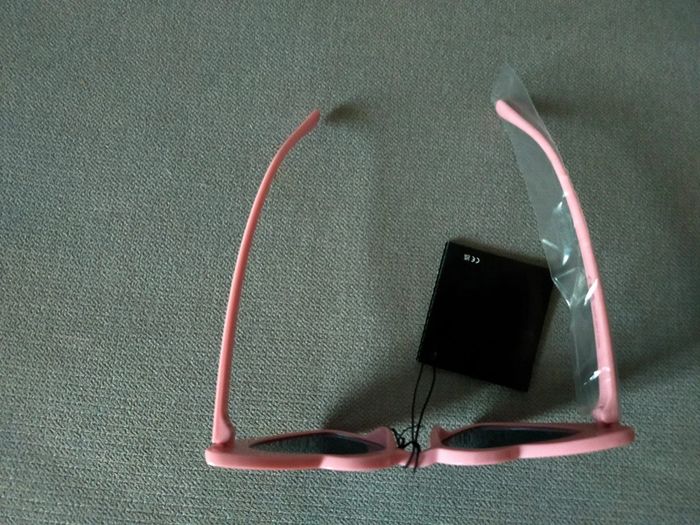 Lunettes de soleil cœur rose – Protection UV400 – Neuf avec étiquette - photo numéro 3