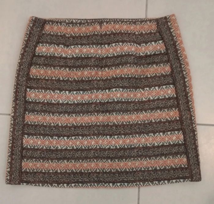 Jupe neuve taille 40