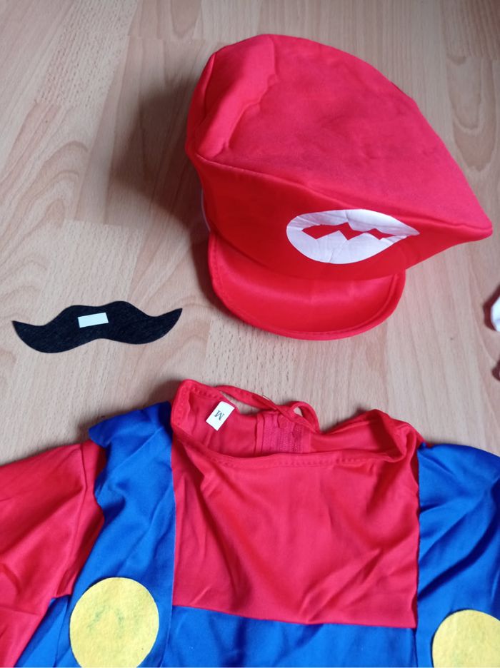 Déguisement combinaison Mario et accessoires 5-6ans - photo numéro 4
