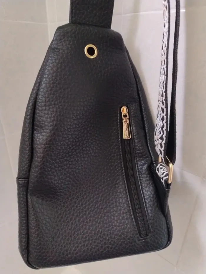 Sac noir poitrine - photo numéro 3