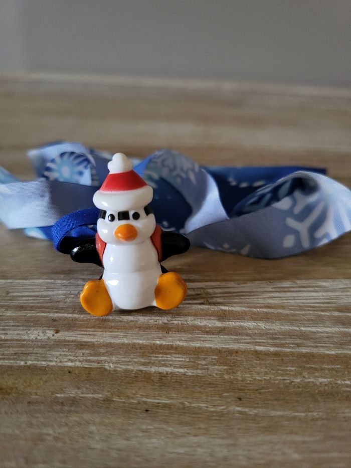 Lot de 4 figurines Kinder de Noël + 1 double - photo numéro 2