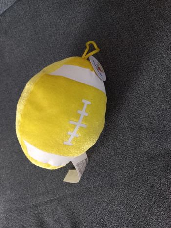 Ballon de rugby, peluche