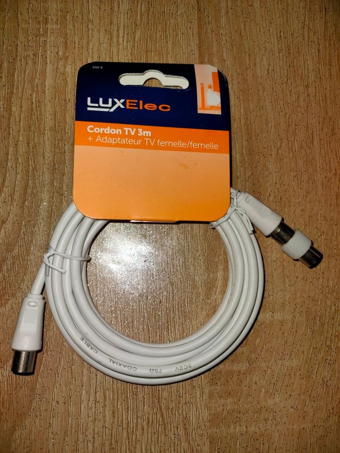 Lot fiche tv et antenne neuf - photo numéro 3