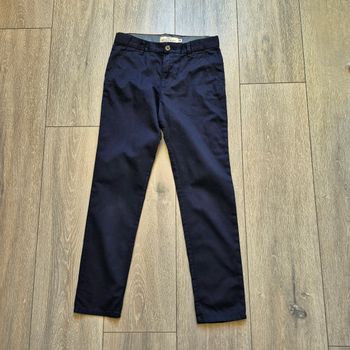 Très beau pantalon habillé bleu marine , fin, été. Garçon 9 ans. Marque H&M 