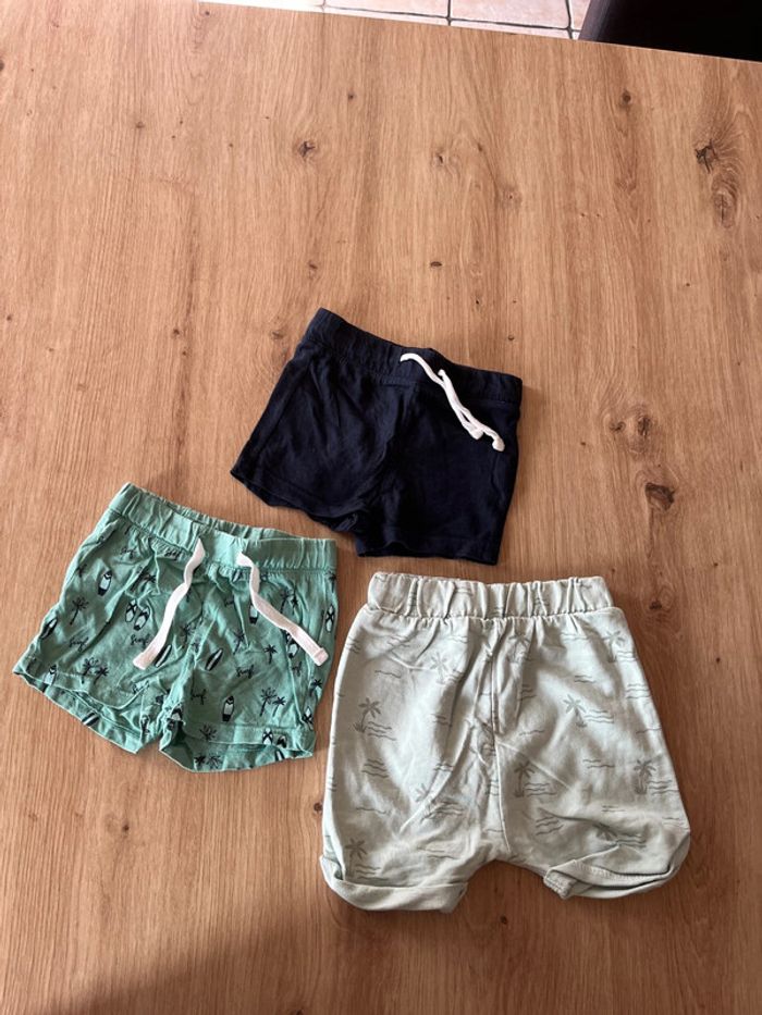 Lot de shorts 12 mois